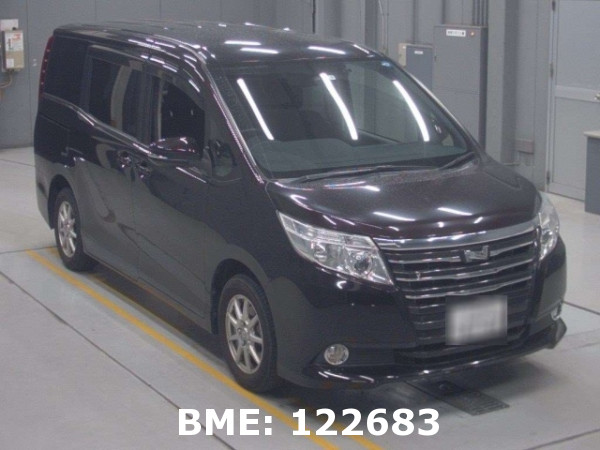 TOYOTA NOAH