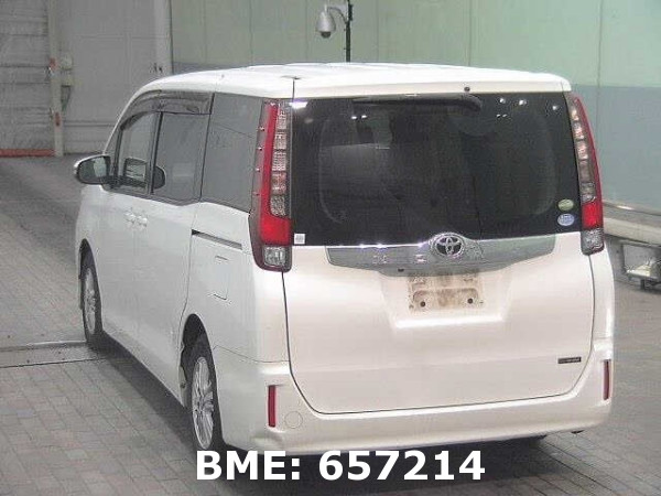 TOYOTA NOAH