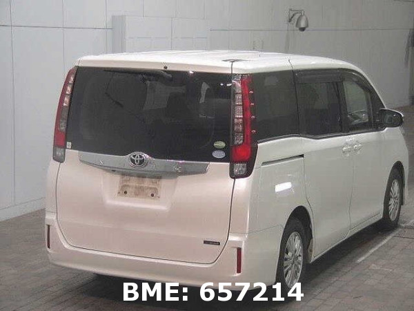 TOYOTA NOAH