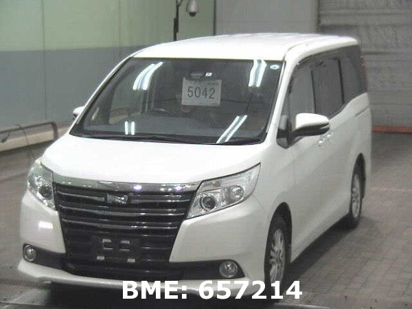 TOYOTA NOAH