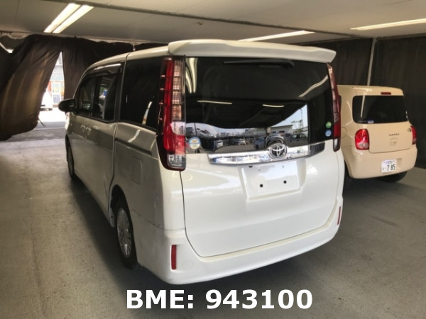 TOYOTA NOAH