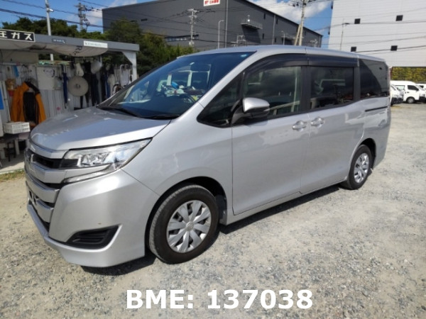 TOYOTA NOAH