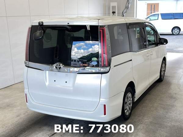 TOYOTA NOAH