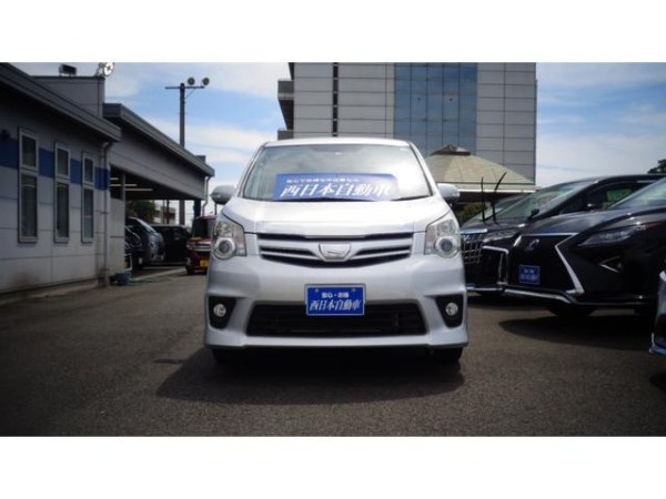 TOYOTA NOAH SI PACKAGE