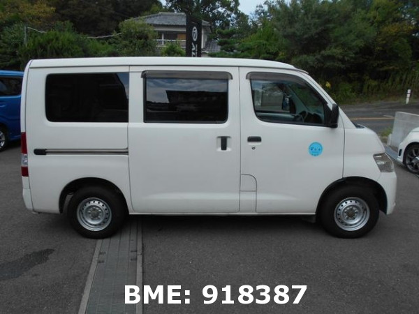 TOYOTA TOWN ACE VAN