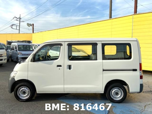 TOYOTA TOWN ACE VAN