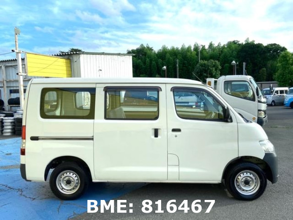 TOYOTA TOWN ACE VAN