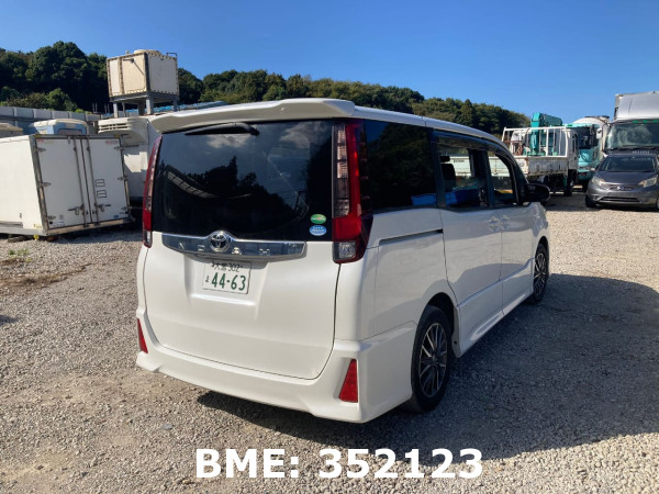 TOYOTA NOAH SI DUAL SUN ROOF