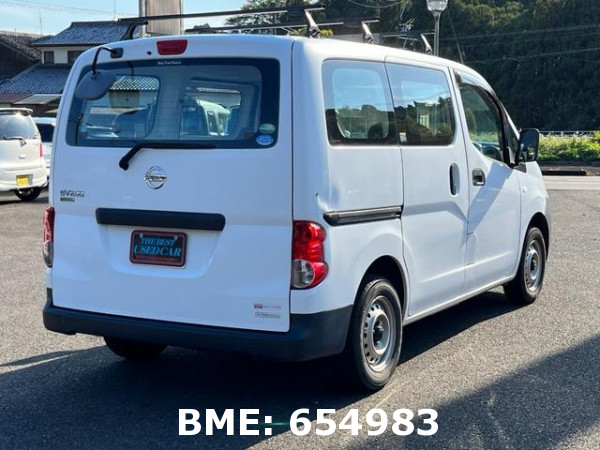 NISSAN NV200