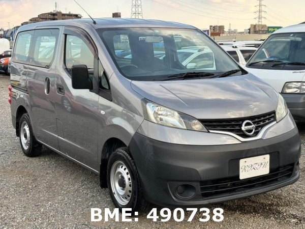 NISSAN NV200