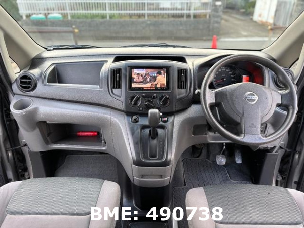 NISSAN NV200