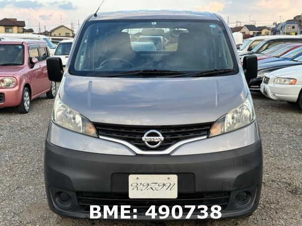 NISSAN NV200