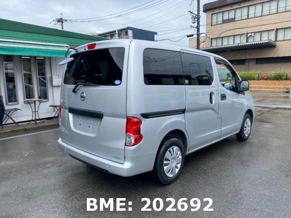 NISSAN NV200