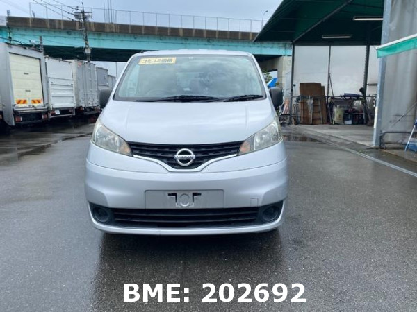 NISSAN NV200