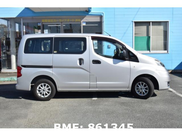 NISSAN NV200