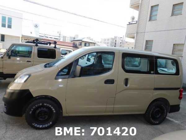 NISSAN NV200