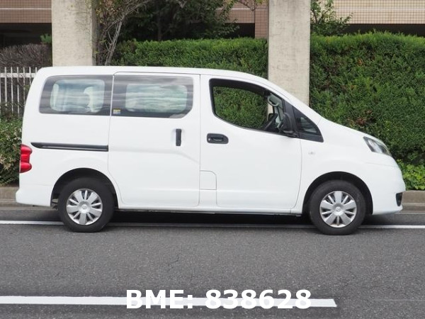 NISSAN NV200