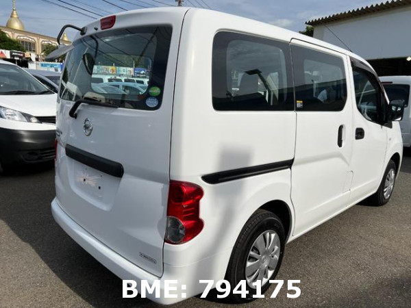 NISSAN NV200