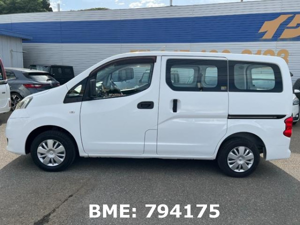 NISSAN NV200