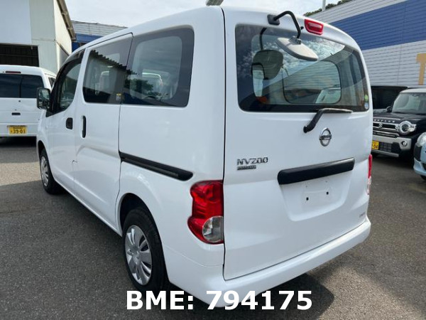 NISSAN NV200