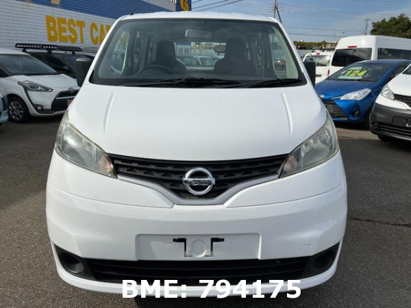 NISSAN NV200