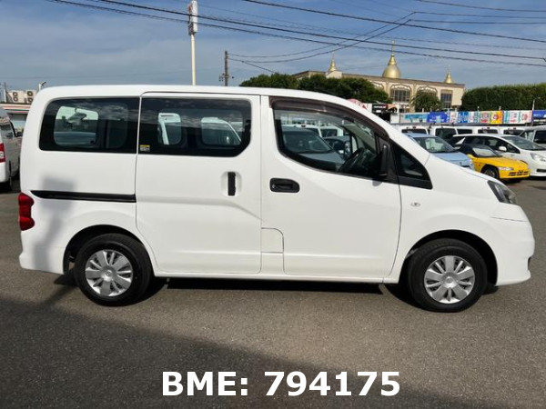 NISSAN NV200