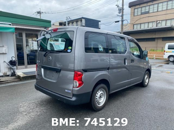 NISSAN NV200