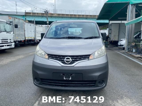 NISSAN NV200