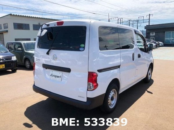 NISSAN NV200