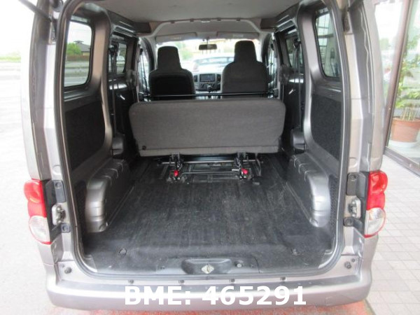 NISSAN NV200