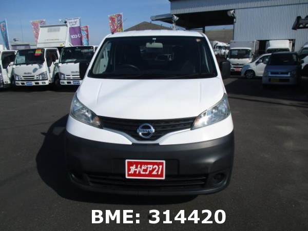 NISSAN NV200