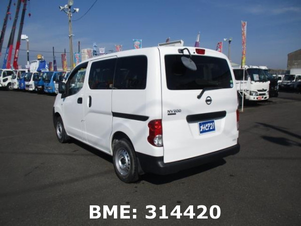 NISSAN NV200