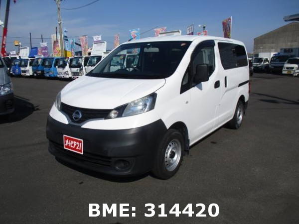 NISSAN NV200