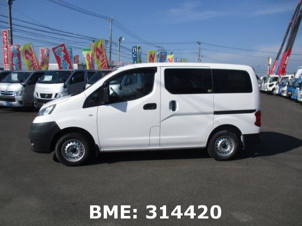 NISSAN NV200