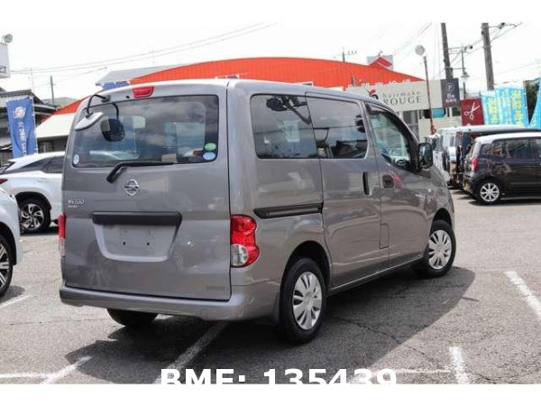 NISSAN NV200