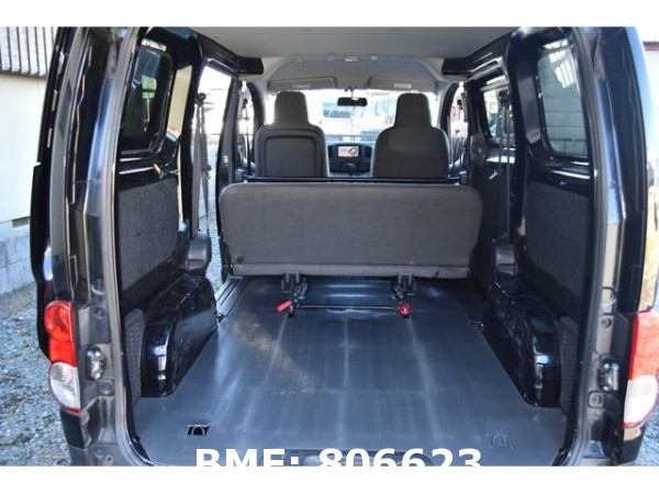 NISSAN NV200