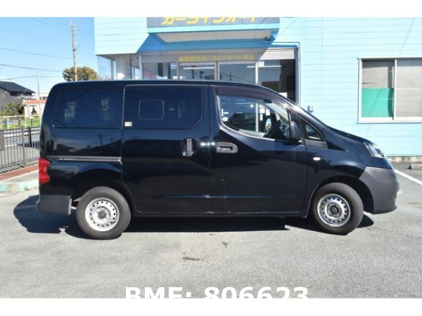 NISSAN NV200