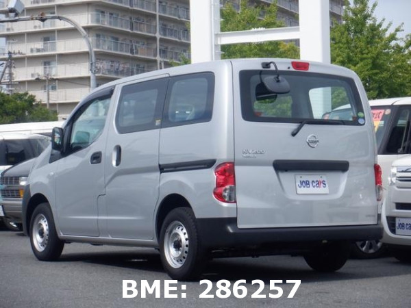 NISSAN NV200