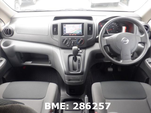 NISSAN NV200