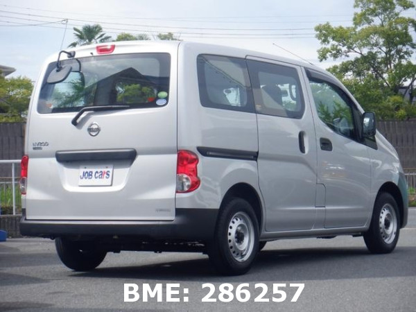 NISSAN NV200