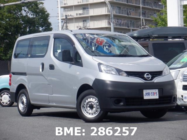 NISSAN NV200