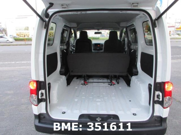 NISSAN NV200