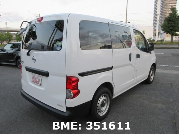 NISSAN NV200