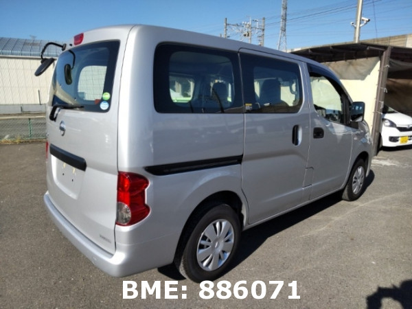 NISSAN NV200