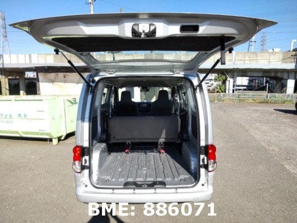 NISSAN NV200