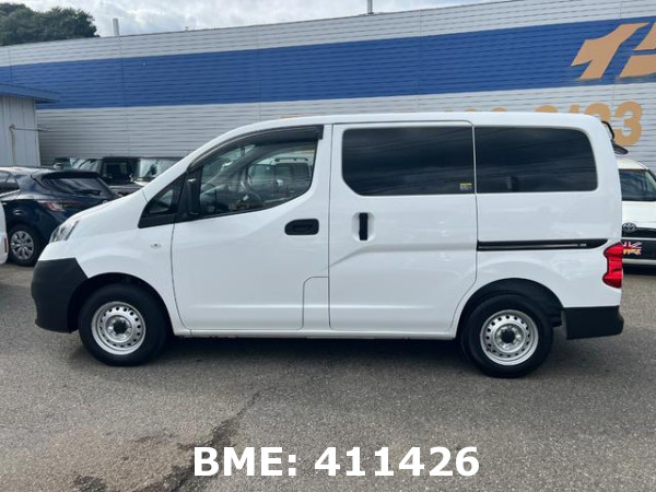 NISSAN NV200