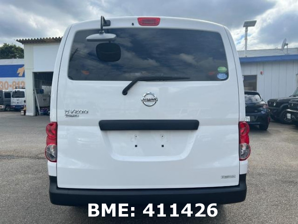 NISSAN NV200