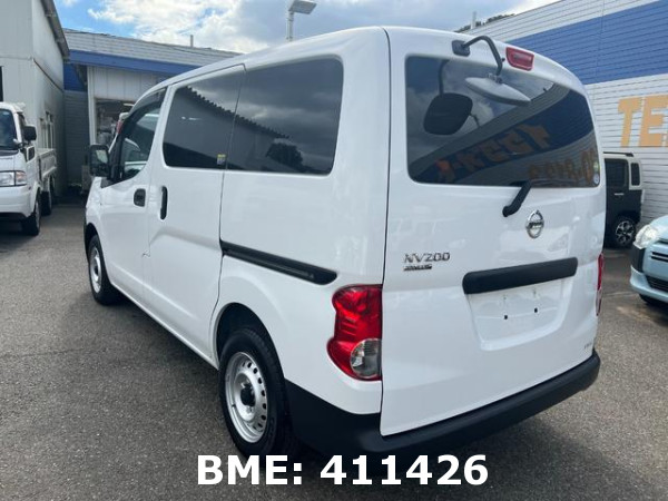 NISSAN NV200