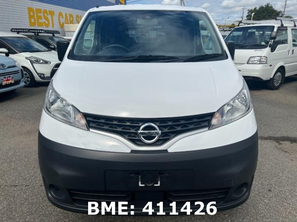 NISSAN NV200