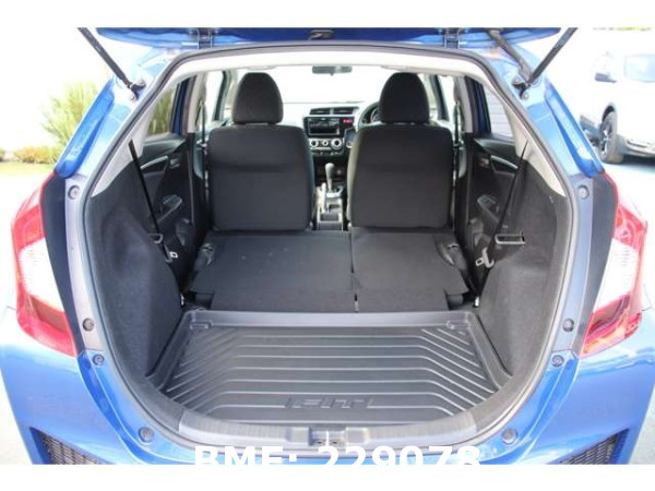 HONDA FIT 13G F PACKAGE